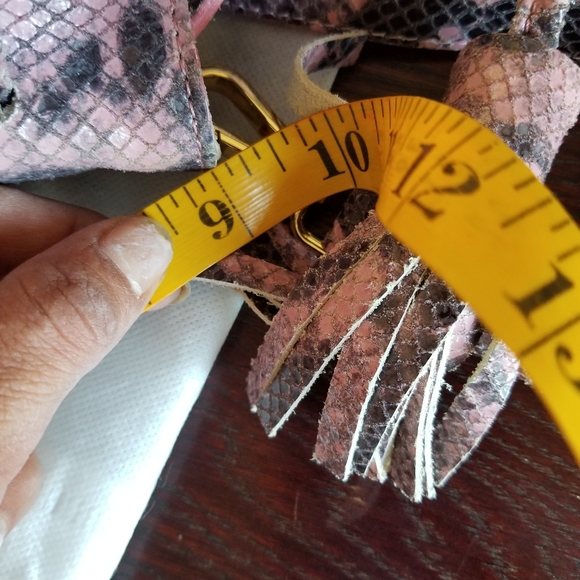 VITTORIA Napoli  pink python embossed  raw leather mini drawstring crossbody bag - Picture 8 of 16